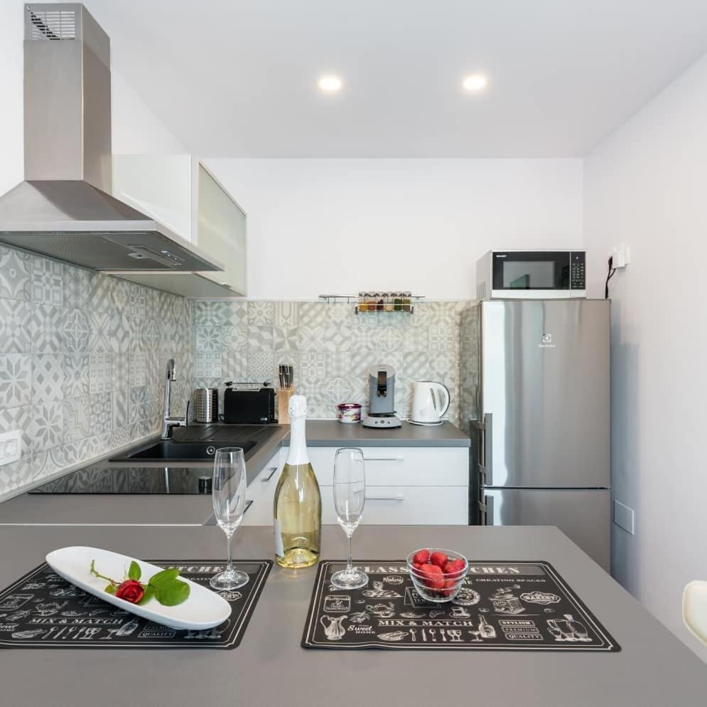Apartment Mirella Rabac Esterno foto