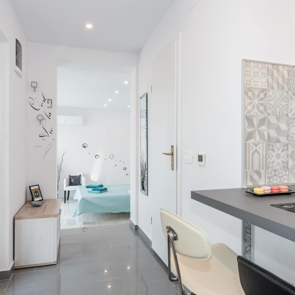 Apartment Mirella Rabac Esterno foto
