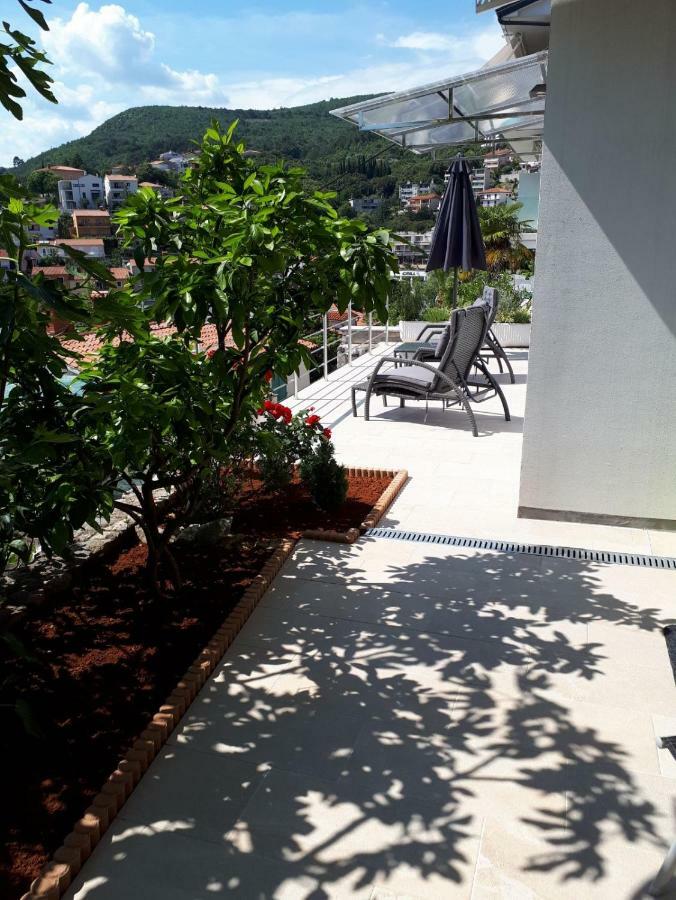 Apartment Mirella Rabac Esterno foto