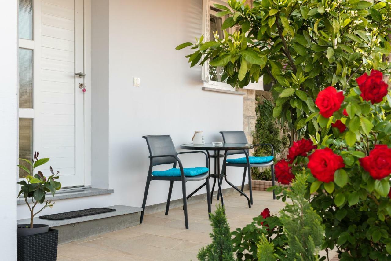 Apartment Mirella Rabac Esterno foto