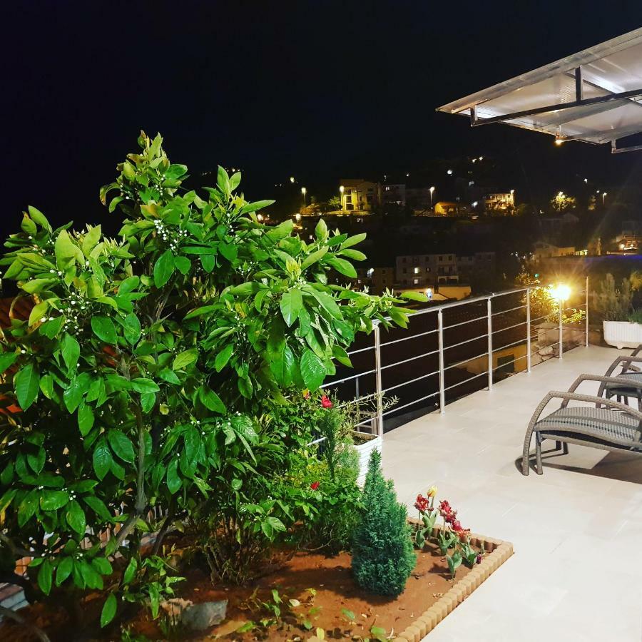 Apartment Mirella Rabac Esterno foto