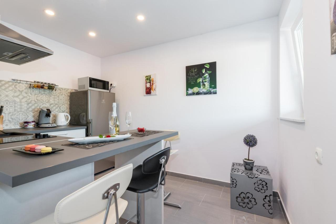 Apartment Mirella Rabac Esterno foto