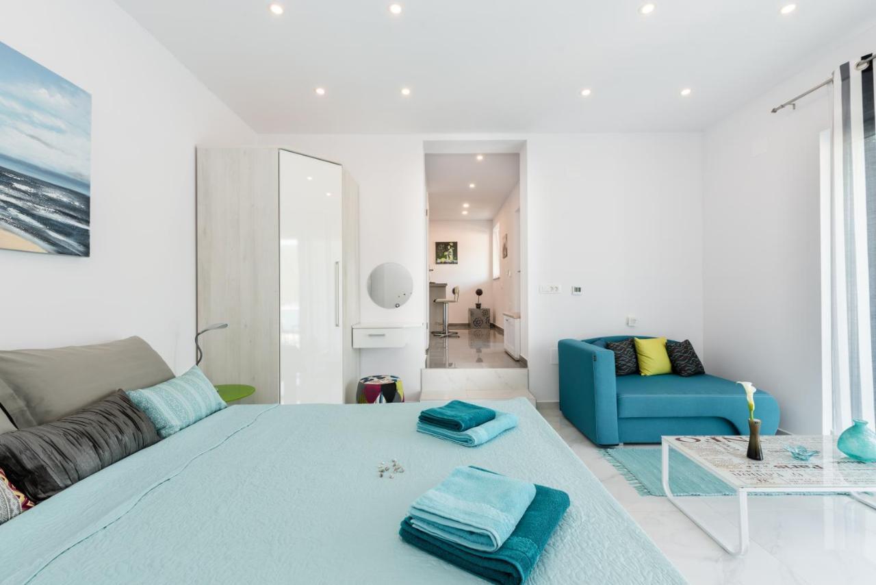 Apartment Mirella Rabac Esterno foto